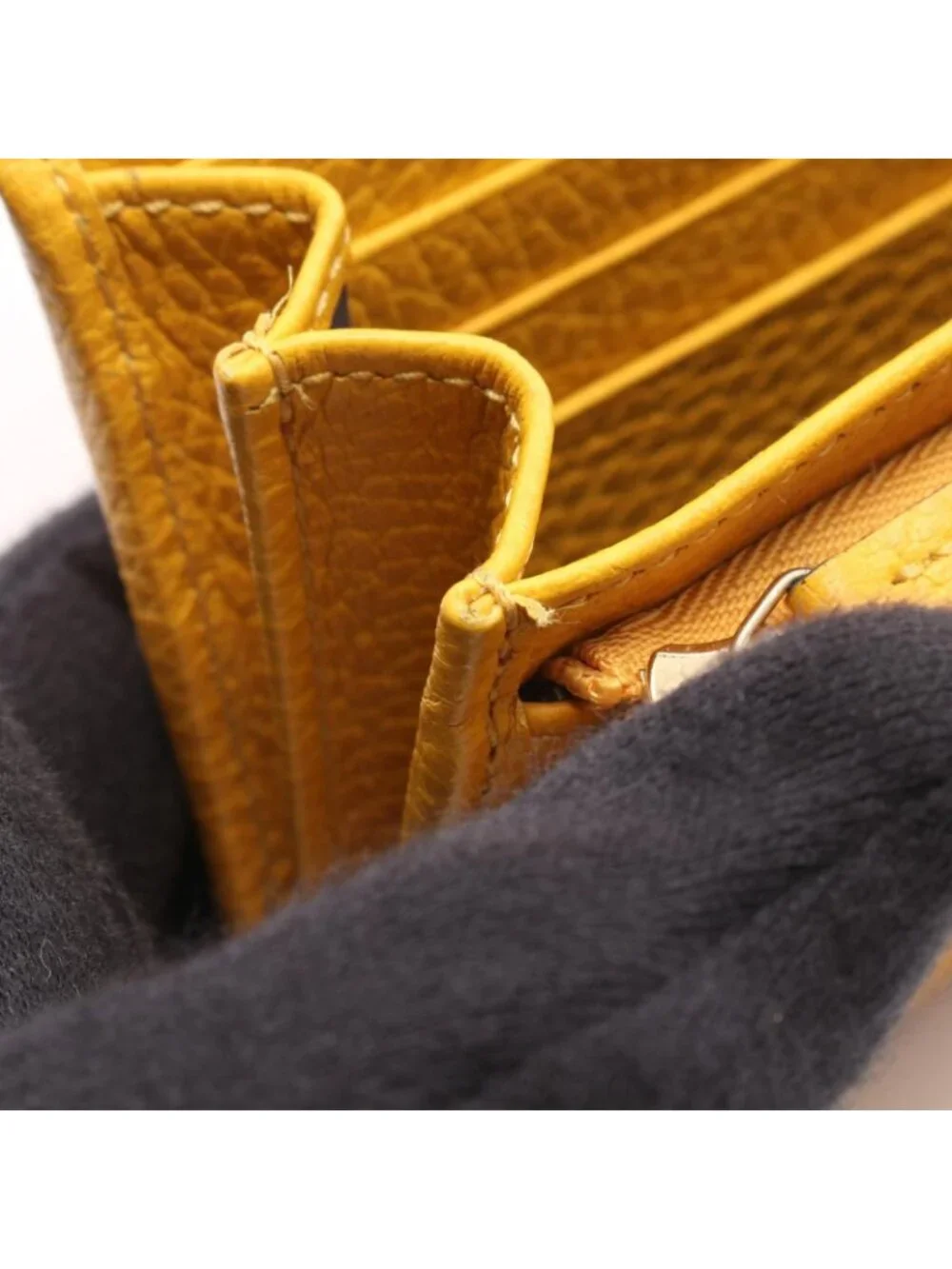 ★SOLD★ Gucci Bifold Wallet Swing Yellow Leather - Picture 6 of 7
